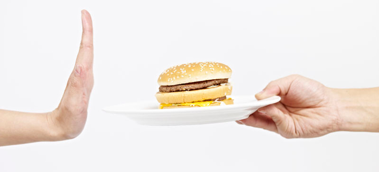 saying-no-to-food-while-intermittent-fasting